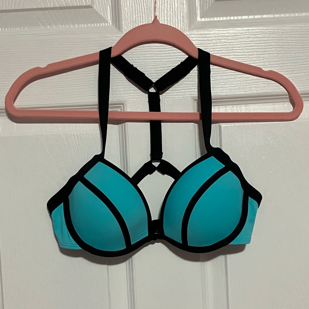 *🧡3/20$* NWOT Bikini Top with Removable Push-Up